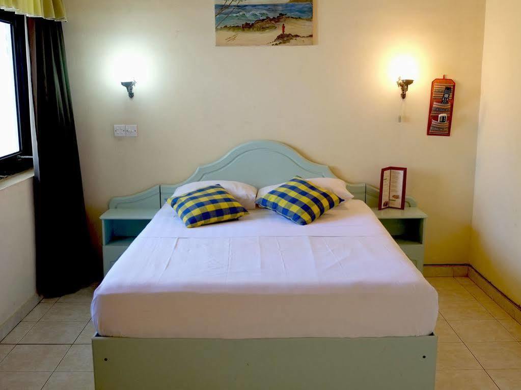 Reggie'S Guesthouse Ettukala Esterno foto